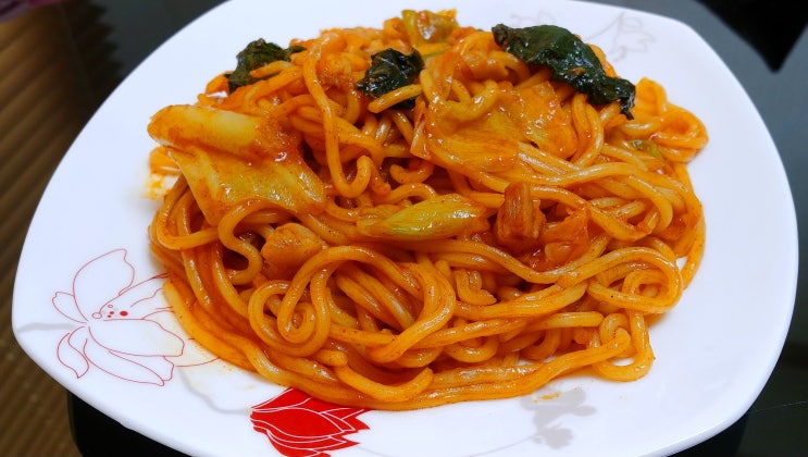  비비고 불닭갈비볶음면 직접 먹어보고 쓴 리얼후기