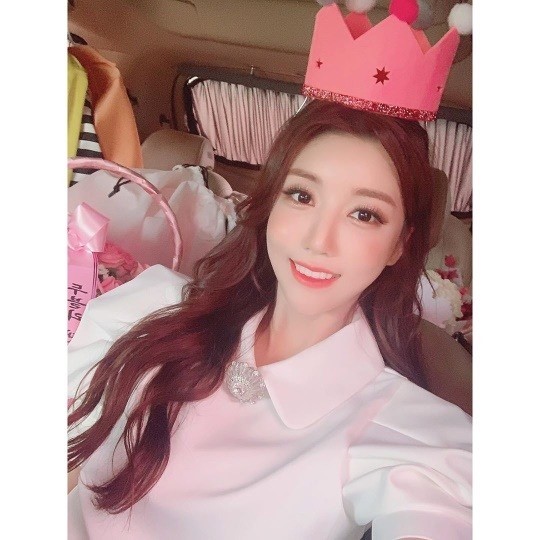 '미스트롯' 두리, 오늘만큼은 1등 공주님.."생일 축하 감사해" '미스트롯' 두리, 오늘만큼은 1등 공주님.."생일 축하 감사해"
