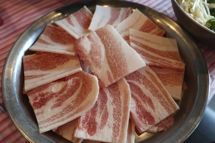  응암동 맛집 - 냉동 삼겹살과 벌집돼지껍데기가 아트인 냉삼집 #2