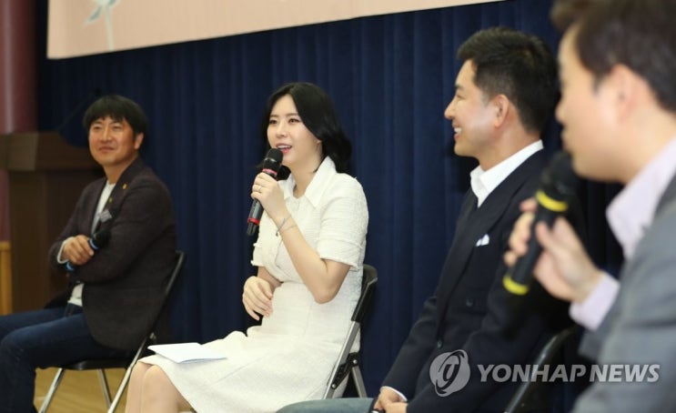  윤지오  <지상의 빛>   박근혜 탄핵 일등공신 노승일에 후원금지급 - 장자연리스트 증언 더럽히는 홍준표와 조선등 음해공작 중단해야