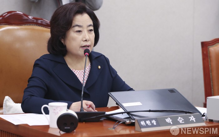 한국당, 박순자 징계요청서 제출…"당 위신 심각히 훼손"