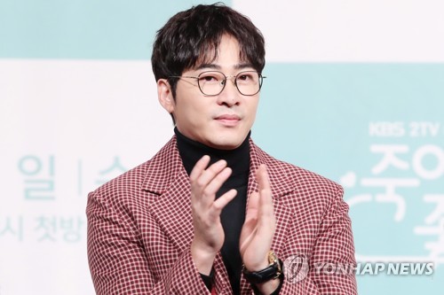  배우 강지환 긴급체포..소속사직원 2명 성폭행·추행 혐의