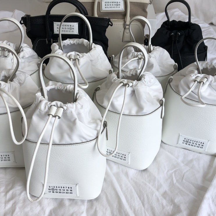  메종 마르지엘라 버킷백(복조리백) 화이트/블랙/그레이 / Maison Margiela Sale :: 메종 마르지엘라 René 유럽내 마지막 수량 확보 하구 있어요~