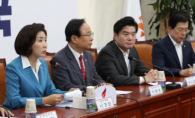 자유한국당, 박순자 버티기에 ‘징계 카드’ 꺼내들어