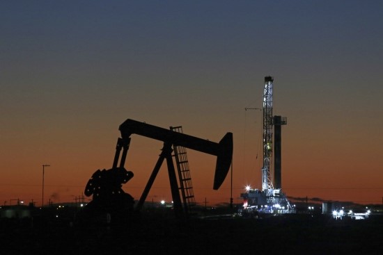 하반기 유가 하향 안정화 전망…변수는 중동 상황 - OPEC 원유 감산 연장, 원유 수요 둔화 예상 하반기 유가 하향 안정화 전망…변수는 중동 상황 - OPEC 원유 감산 연장, 원유 수요 둔화 예상