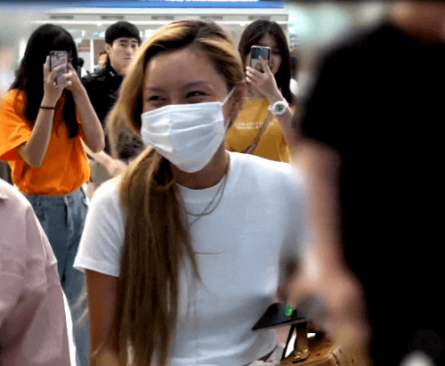  마마무 화사 공항 노브라