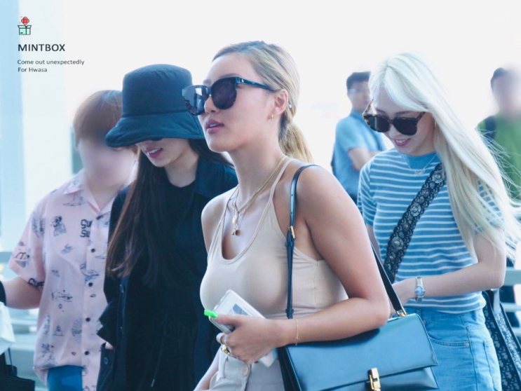  공항에서 마마무 화사 선글라스 정보가 궁금하다면??? (비비엠-다비치안경)