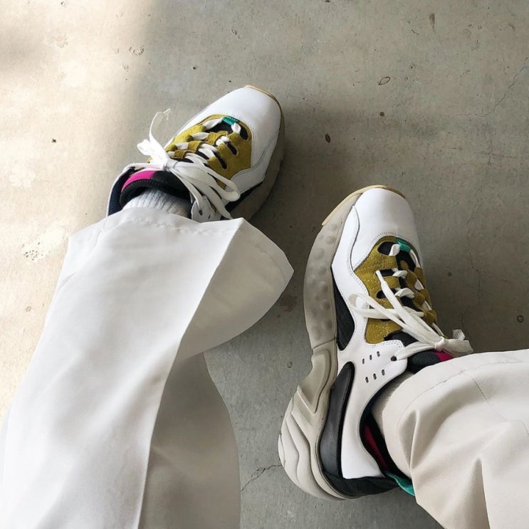  SSENSE 센스 70% 세일 : 생로랑 루루백, 만수르가브리엘 레이디백, 톰브라운 가디건, 나이키 에어맥스97, 마르니 트렁크백 직구
