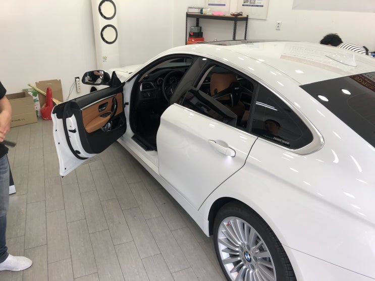  -카앤샵- 마포구 창전동 블랙박스 설치 BMW 420i  아이나 비 블랙박스 QXD3000 + 커넥티드 + 셀링카 NEO6 보조배터리 설치 후기!
