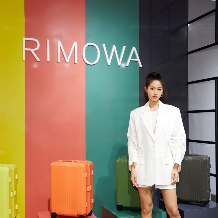리모와 분더샵 청담에서 둘러본 EXO 세훈 & AOA 설현 캐리어, RIMOWA 에센셜 폴리 컬러였어요