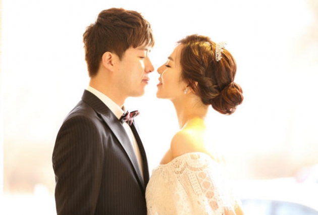  허일후, 아내 김지현PD 연예인 외모…누구? “미모 깜짝 제가 반했다” 허일후, 미모의 여가수와 '찰칵' 손흥민→이강인 만났다 “한국 축구의 현재와 미래”