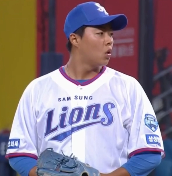  데뷔전 승리투수. 김윤수