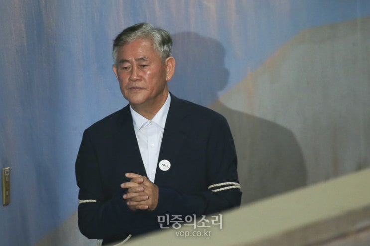  '뇌물수수' 자한당 최경환, 징역 5년 확정...결국 의원직 상실