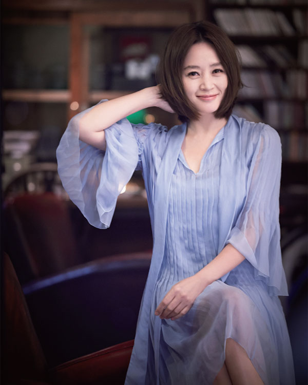  김혜수 빚투! - 혹시 결혼 안하는 이유가..?