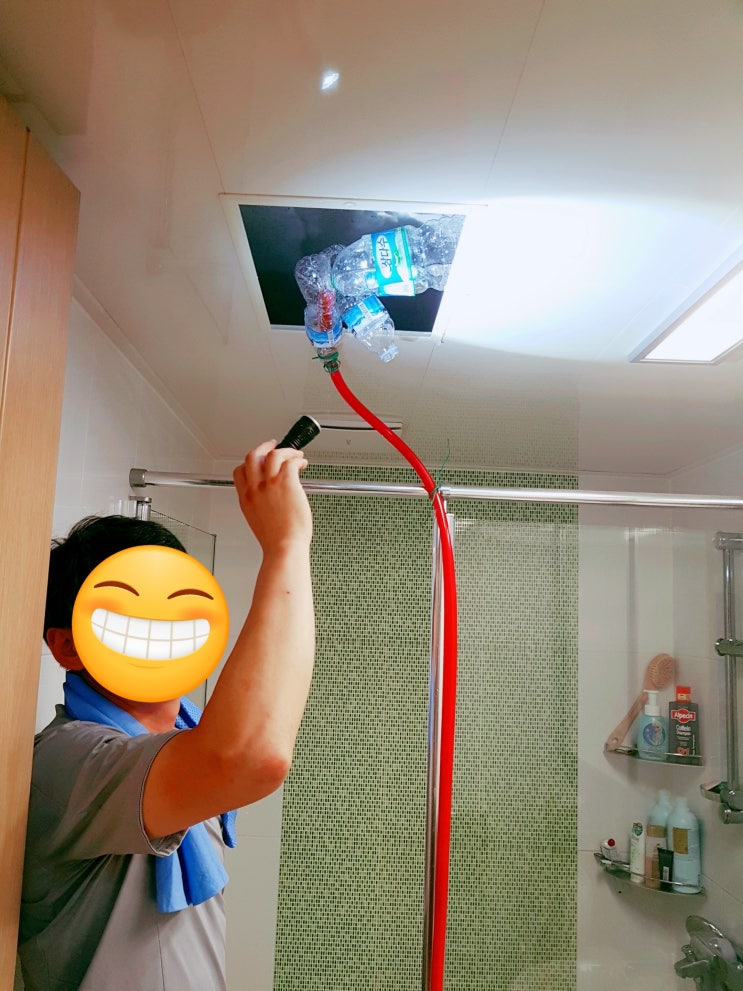  금천구 시흥동 누수탐지전문 시흥사거리 럭키아파트 화장실 천장으로 물이 떨어져 윗층 하수구배관이 원인으로 밝혀져 해결한 사례입니다.