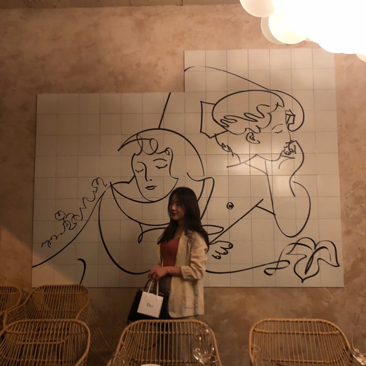  분위기 넘쳤던 한남동 뇨끼바