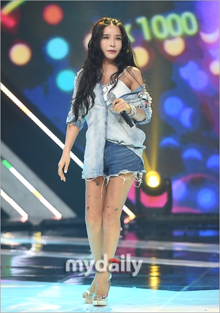 하리수, 강인 탈퇴 소식에 팬덤 비난 "착한 후배, 씁쓸하다" 하리수, 강인 탈퇴 소식에 팬덤 비난 "착한 후배, 씁쓸하다"