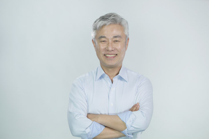  이영돈 PD “故김영애 비롯 상처받은 분들에게 사과, 다시는 탐사보도 안해”