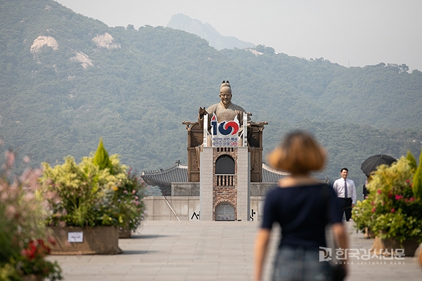  초복 음식 삼계탕 끓이는 법도 궁금해지고, 본격적인 복날로 더위가 시작된다!