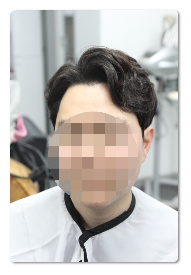  남자 헤어펌 머리 스타일을 자연스럽게 만들어줬어요.