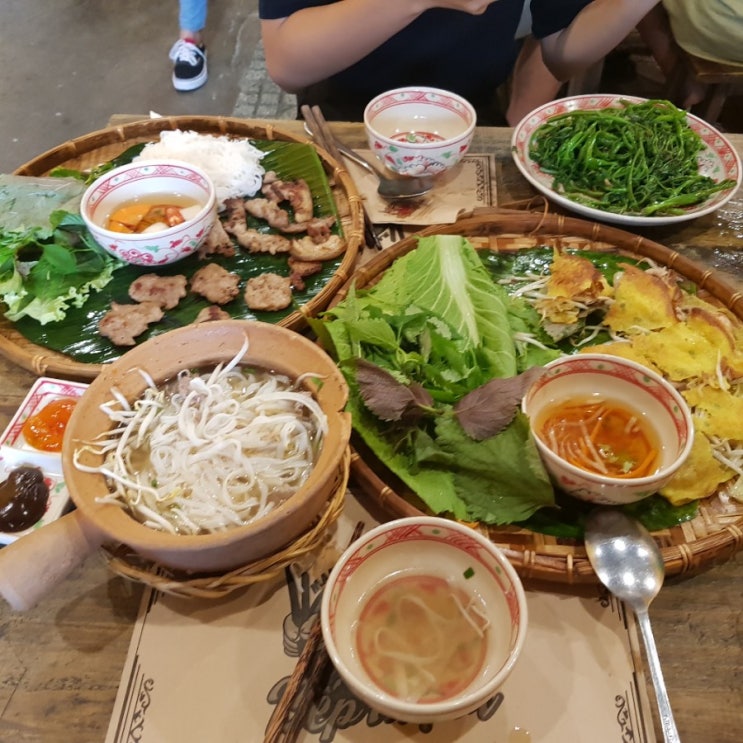  동남아 일주 베트남) 호치민 가볼만한 곳 / 통일궁, 노트르담 성당, 중앙 우체국 / 호치민 맛집 뱁미인
