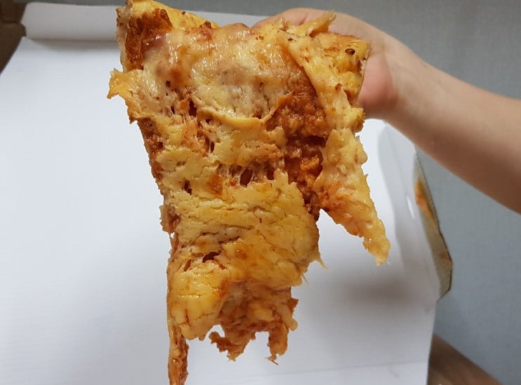  도미노 치즈폭포피자 달라도너무달라:(