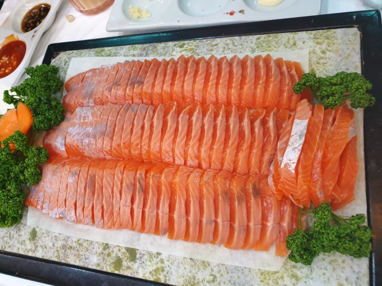  강원도~ 인제가면 언제오나? 송어회 먹고 옴!