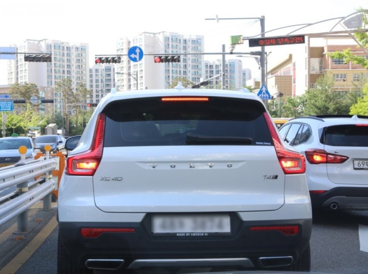  볼보 XC40 시승기 : 여성 관점의 리뷰 : 넉넉한 트렁크 공간 & 여심을 자극하는 감성