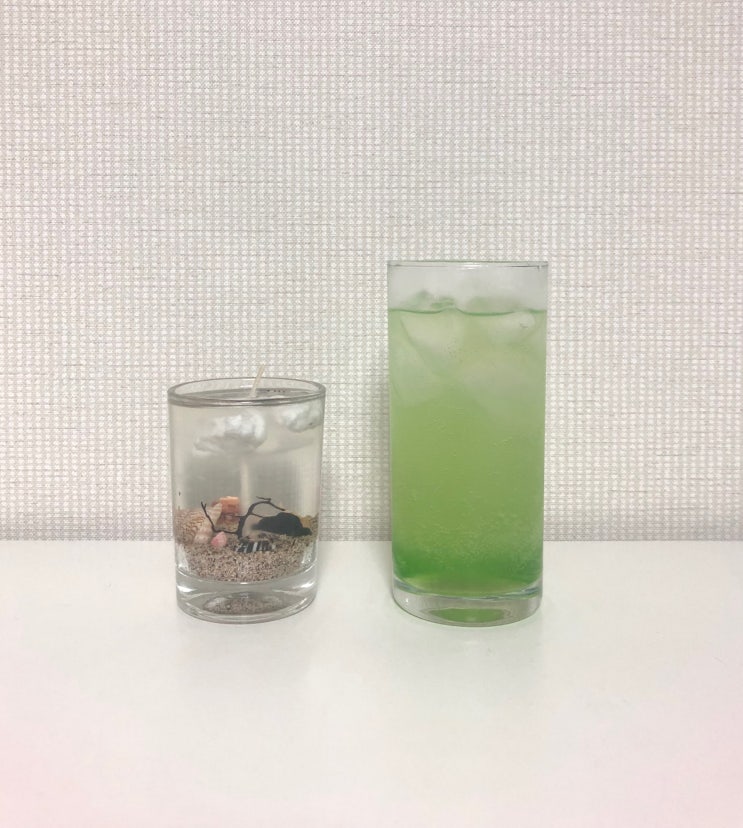 Glass 12. 레몬과 멜론의 향연이 일품인 칵테일, 미도리 사워 (Midori Sour)