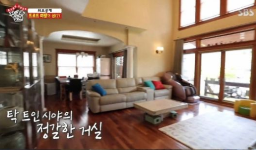  ‘집사부일체’ 장윤정 집 최초공개…빨간지붕의 2층집