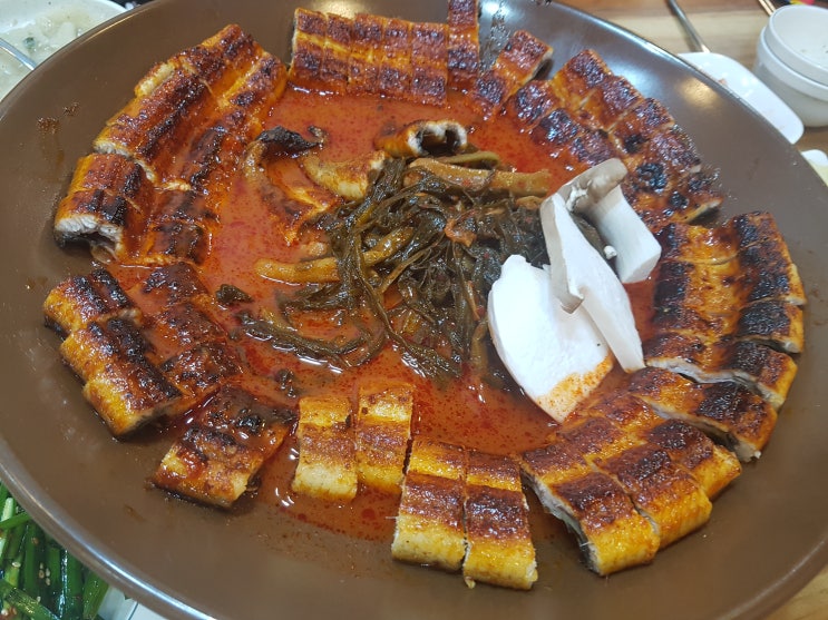 여름철 보양식으로 좋은 파장어 맛있는 소금빛풍천장어 맛있게 먹고왔습니다