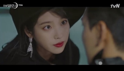  ‘호텔 델루나’ 아이유-여진구 첫방송, 시청자 호불호 갈렸다 [어제TV]