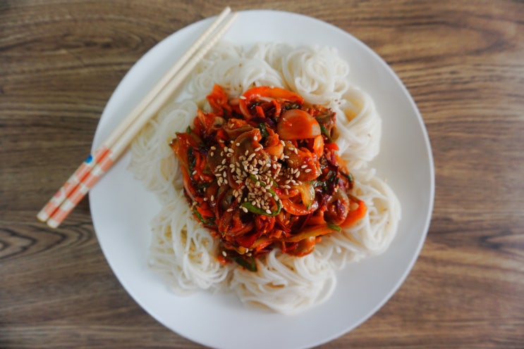  식용달팽이 요리 달팽이 야채무침