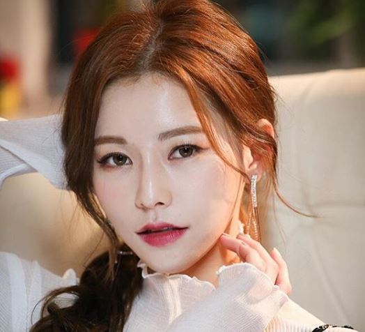  예쁜여캠 걸그룹 출신 예뻐 안 할 수가 없네