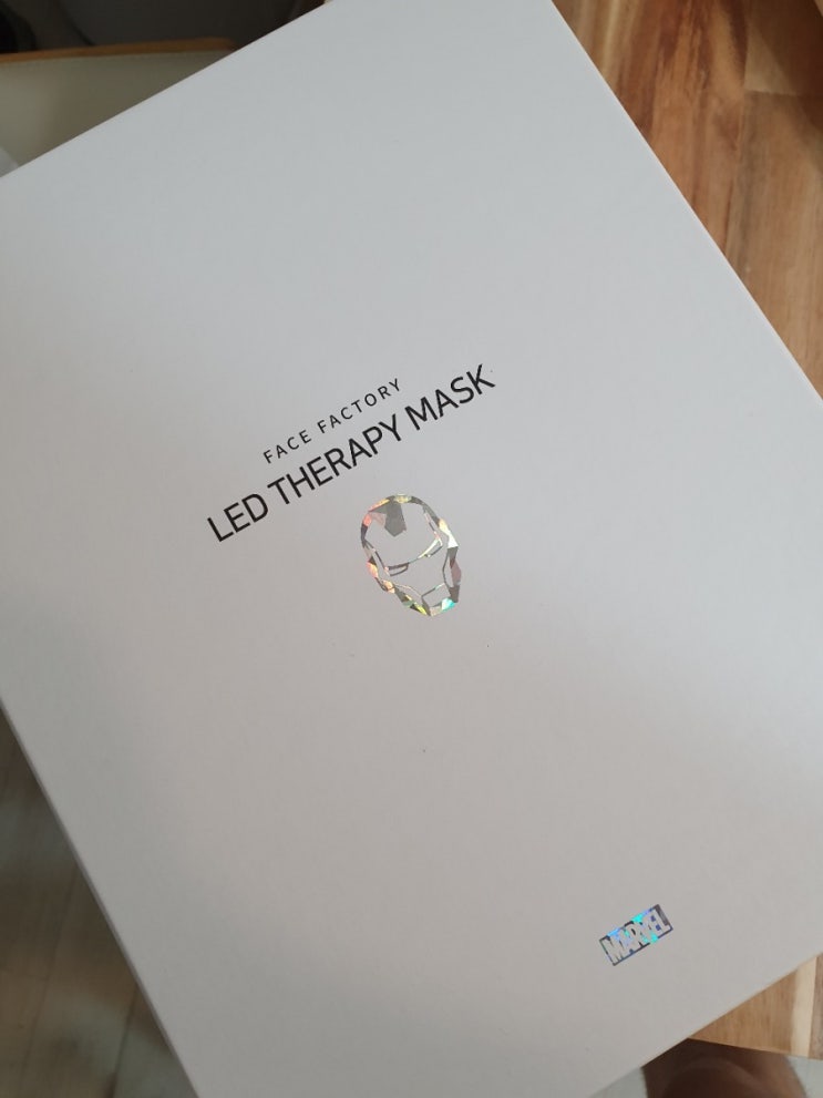  페이스팩토리 아이언맨 LED 마스크 팩