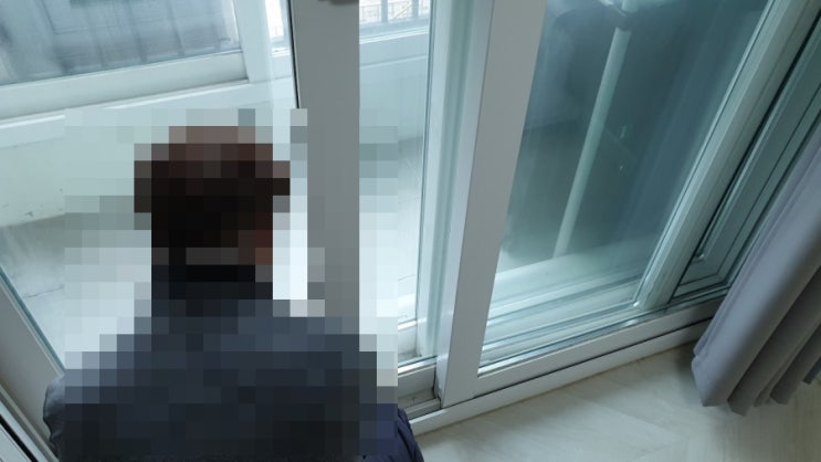 두꺼비 샤시수리가 수원시 권선구 세류동 궁전아파트에 샤시손잡이 도봉구 럭키아파트에 방충망제작 하고 왔어요.