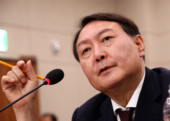  文 대통령, 윤석열 검찰총장 임명 재가할 듯