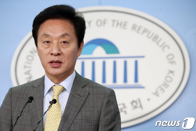  정두언 전 의원 인근 야산에서 숨진채 발견.