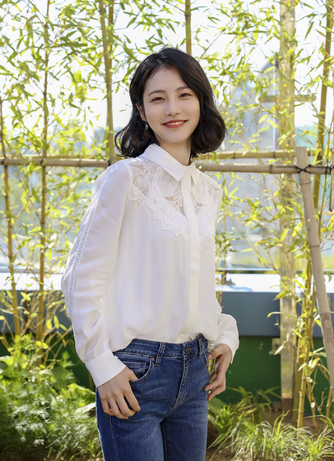  신예은 '더 짠내투어'서 노래·춤 실력 공개