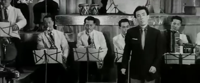  바닷가에서 (1963년 박춘석 작곡) - 안다성 (90살)