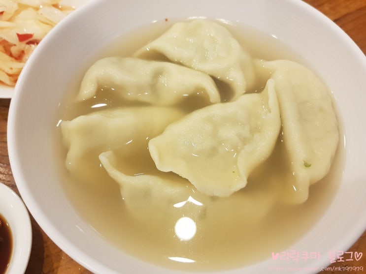  압구정로데오 미쉐린가이드 만두집 깔끔한 평양만두