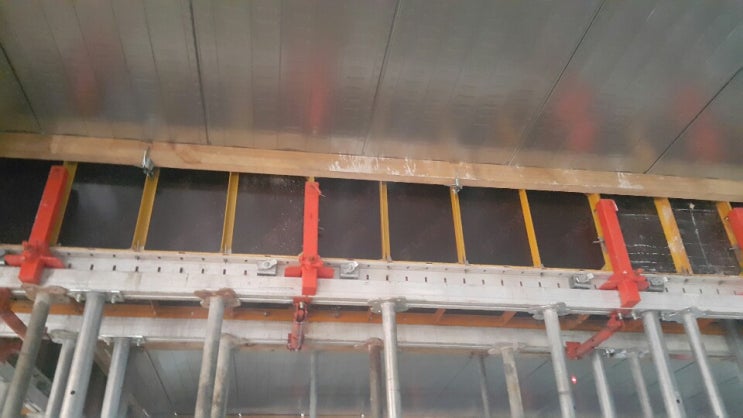 와우! 발 달린 k보 거푸집(Wheeled girder formwork)-콘크리트 타설하는 날!!!! 와우! 발 달린 k보 거푸집(Wheeled girder formwork)-콘크리트 타설하는 날!!!!