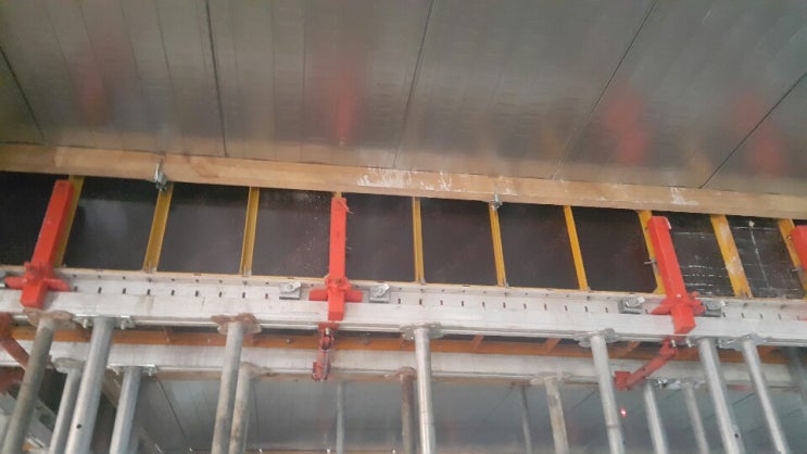 와우! 발 달린 k보 거푸집(Wheeled girder formwork)-콘크리트 타설하는 날!!!!