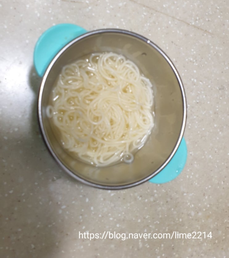  영양만점 삼계탕(백숙) 국물로 5살 아이를 위한 국수 만들기