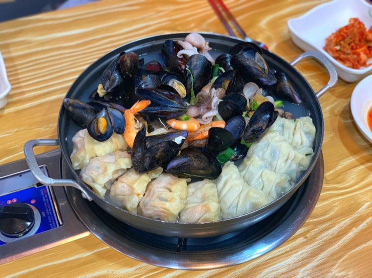  청주 맛집 / 매콤한 만두전골이 예술인 ‘낭성 아리랑 만두 칼국수’
