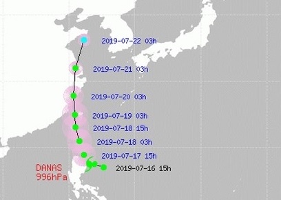 필리핀에서 북상중인 태풍 다나스. 한국에 영향오려나?
