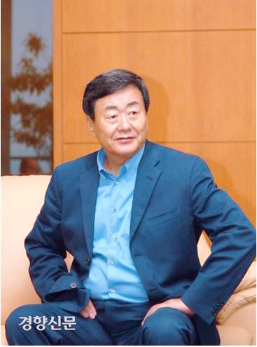  "나는 성폭행 피해자 자녀..김준기 전 DB 회장 법정에 세워달라" 가사도우미 성폭행 혐의로 피소된 김준기 전 DB 회장..