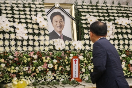 조국, 정두언 사망 애도···“한국 보수가 이 분 정도만 되어도 정치발전”