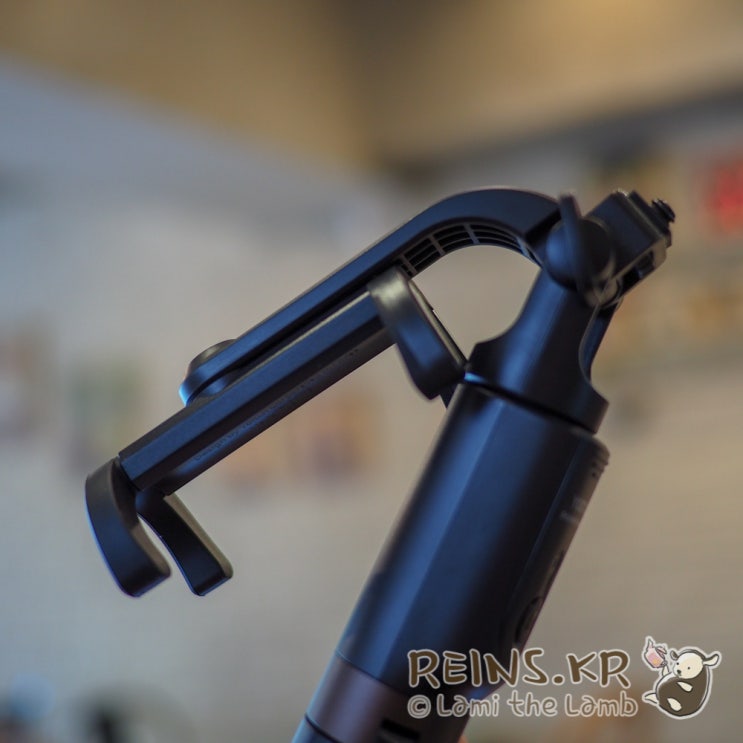  액션캠과 폰카 모두를 잡은 욜로 4세대 셀카봉 삼각대