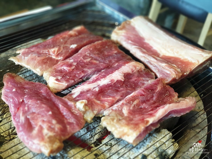  포천 맛집 갈비1987 - 맛있는 녀석들 포천 이동갈비 with 성훈 : 60년 전통 이동갈비의 미국적 재해석, 11cm 이동갈비 & 1987 양념 스테이크